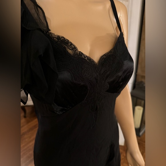 Beautiful Karen Millen dress, size 8 in 100% silk. Gorgeous appliqué. - Picture 9 of 15